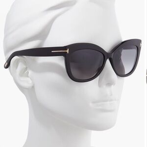 Tom Ford cat eyes polarized Black sunglasses in perfect condition FT0524